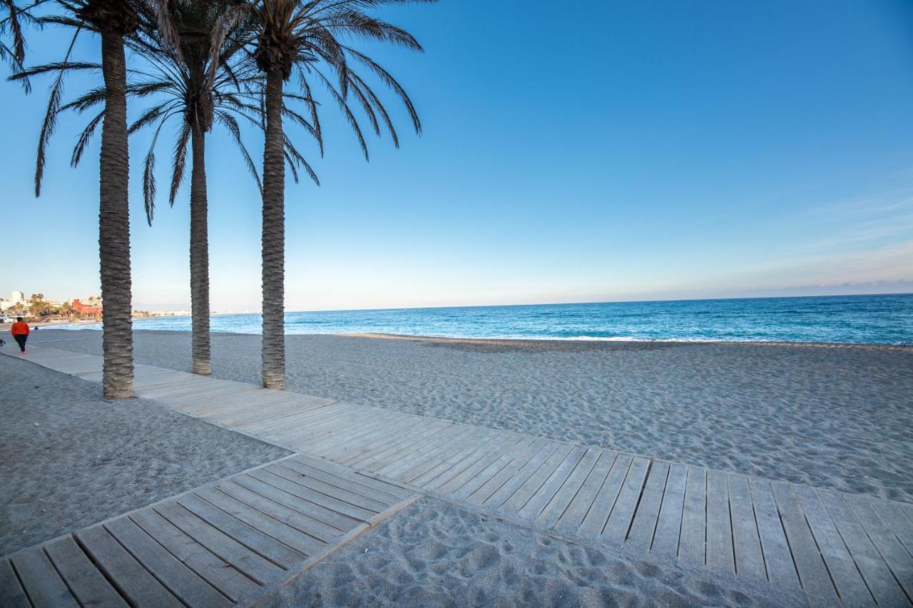 Modern Apartment Next To The Beach, Pets Friendly Benalmádena Kültér fotó